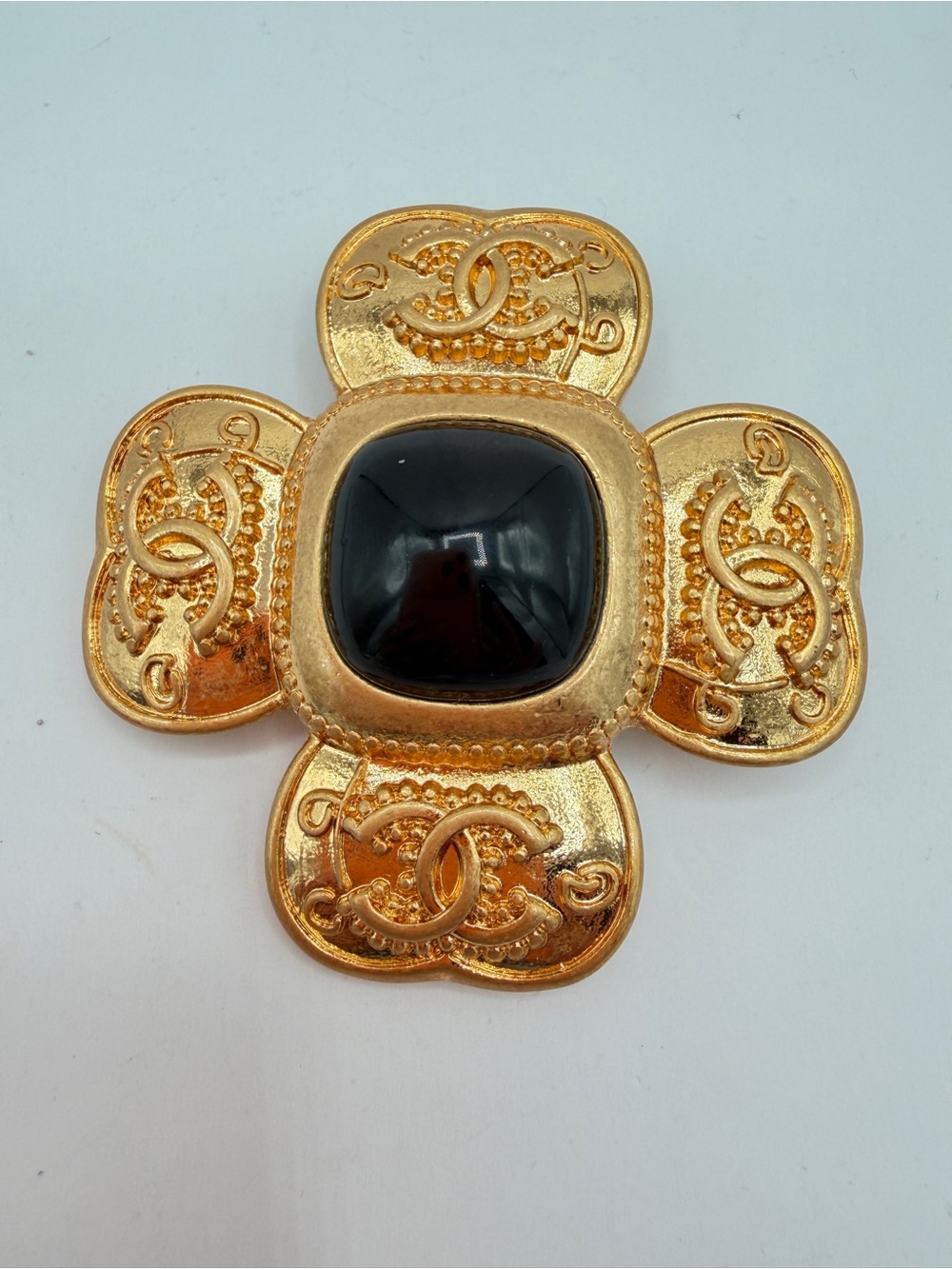 CHANEL Vintage Coco Mark Brooch Black Cabochon CC Gold-plated